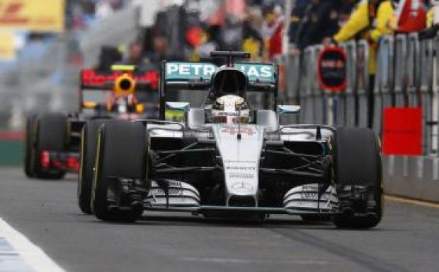 Ausztrál Nagydíj - A címvédő Hamiltoné a melbourne-i pole