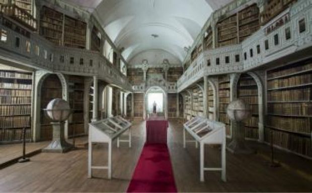 Cioloș: restaurálnák a gyulafehérvári Batthyáneum könyvtárat