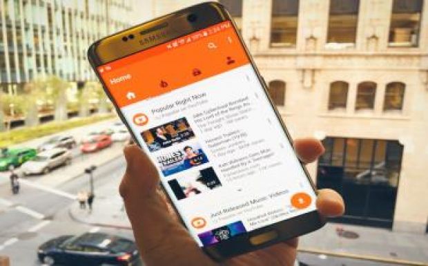 Rágyúr az élő közvetítésekre a YouTube