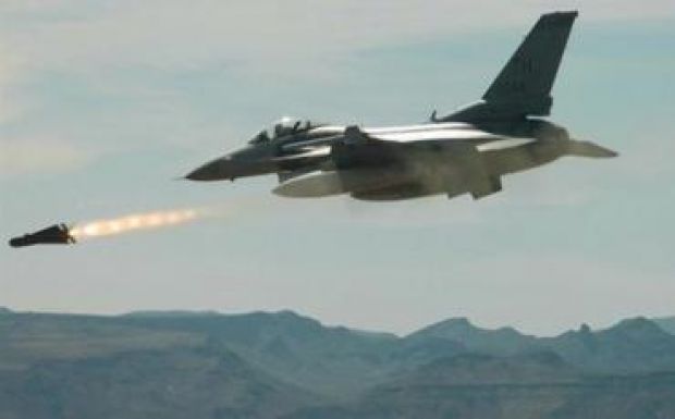 Észak-iraki kurd állásokat bombázott a török légierő