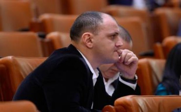Nem engedik letartóztatni a képviselők Sebastian Ghiță üzletembert