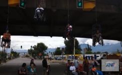 Erős performansszal tiltakoznak a kerekesszékesek Bolíviában