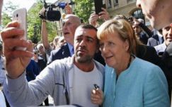 Merkel: el kell osztani az uniós tagországok között a Görögországba érkezett menekülteket