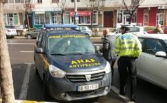 Mozgássérültek helyére parkoltak az adóellenőrök