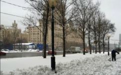 Húsz-harminc centis hó hullott az éjjel Moszkvára és Prágára