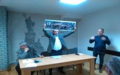 Feszty Árpád monumentális hármas képének kiállításán munkálkodnak Aradon