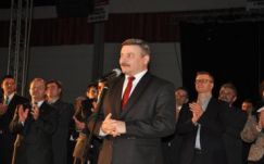 Kárpát-medencei „segítséggel” zárta kampányát Komáromban az MKP