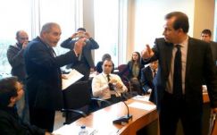 Neonáci verőlegényekkel rontott a görög EP-képviselő Sógor Csabáékra 