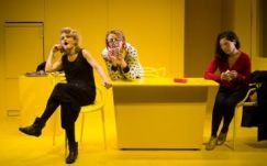 Nőnap Sepsiszentgyörgyön: Jegesmedvék és a Tamási Áron Színházban