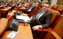 Pszichózis: nem nyúlnak hozzá a képviselők az elveszített százlejeshez