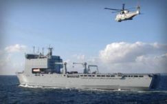 A brit kormány hadihajókat küld az embercsempészek feltartóztatására