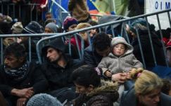 Ankara zsarol: még több pénzt kér a menekülthullám megfékezéséért