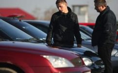 Szorul a hurok a kilométerórát átállító autósok nyaka körül