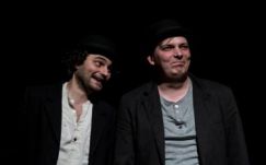 A Figura nőnapi ajándéka: Kövekkel a zsebében