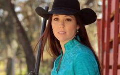 Fegyverlobbistát lőtt hátba saját kisfia