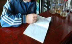 Csak a hiteles füzetet vitte el a boltból a tolvaj