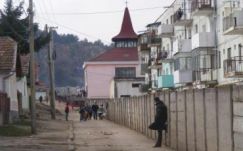 Sepsiszentgyörgyön lebontják az őrkői falat