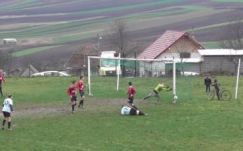 Tragikomikus jelenetek zajlottak a Kolozs megyei bajnokság rangadóján