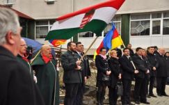 A rendőrség bevonatta az Erdély-zászlókat a kolozsvári felvonuláson