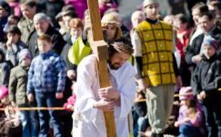 Virágvasárnap: tíz év után újra bemutatták a Csíksomlyói Passiójátékot