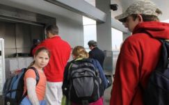 Megkönnyíti a kiskorúak külföldre utazását a kormány