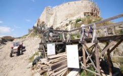 Áprilisban megnyitják a látogatók előtt a felújított Déva várát