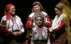 A csángó lakodalmi szokásokat elevenítik fel hagyományőrzők a budai Várban