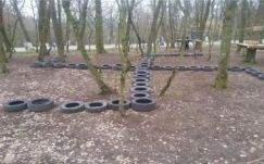 Horogkereszt egy marosvásárhelyi játszótéren