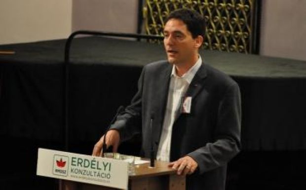 A magyar emberekkel való összefogást sürgette Kovács Péter Besztercén