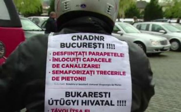 Az életveszélyes községút miatt autós tüntetés volt Marosszentgyörgyön