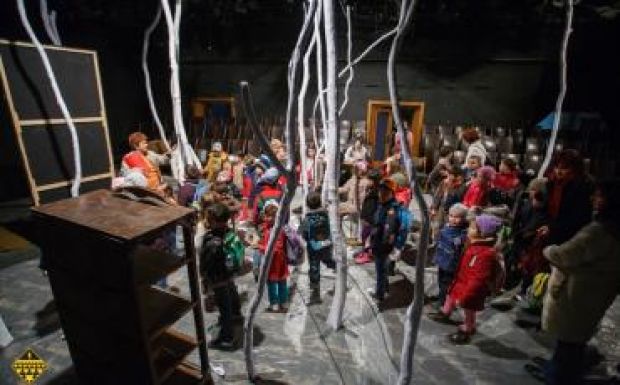 Iskola másként Marosvásárhelyen: színházba a padok helyett