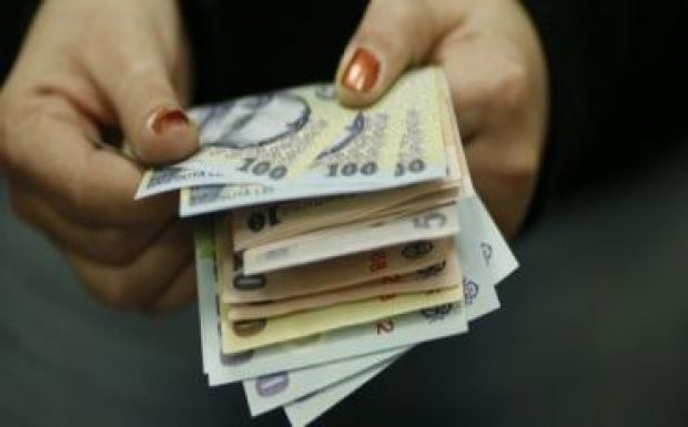 A kormány visszavonta a közalkalmazotti bértábla tervezetét