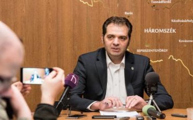 Halasztással kezdődött Antal Árpád pere a prefektúra és a kormány ellen