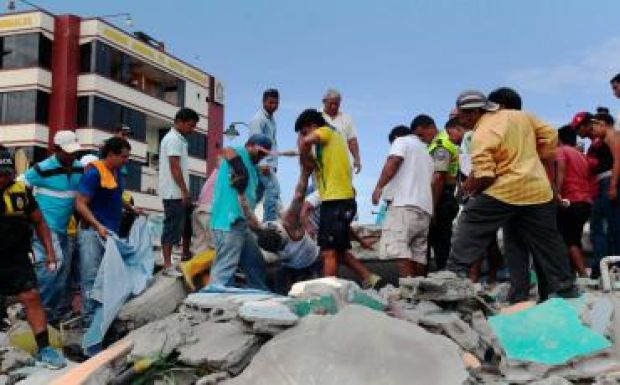 Tovább emelkedett az ecuadori földrengés áldozatainak a száma