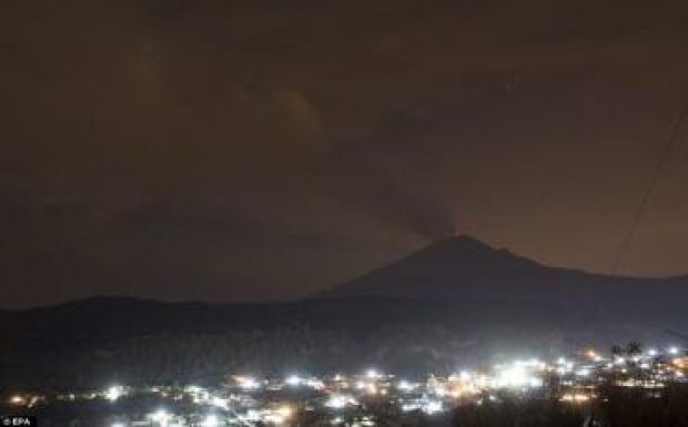 Hatalmas mennyiségű hamut szórt a Popocatepetl Puebla városára
