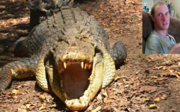 Arra ébredt sátrában egy fiatal, hogy krokodil harapdálja a lábát