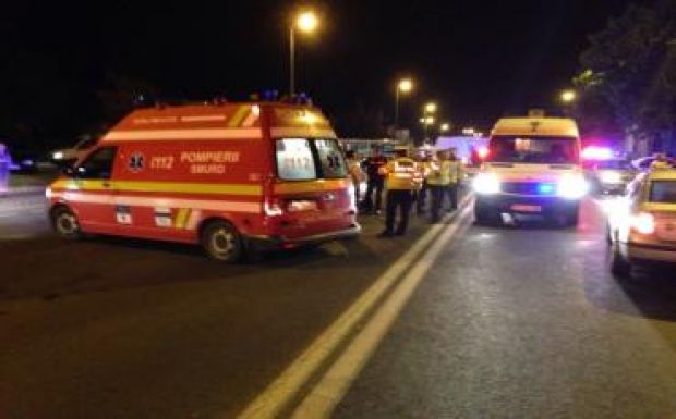 Helyszínelő közlekedési rendőrt gázolt el egy autó Brassóban