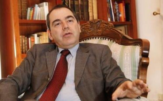 Kedden meneszti a kormányfő a kulturális minisztert