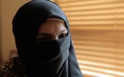 Kitálalt az Iszlám Állam vezetőjének exfelesége