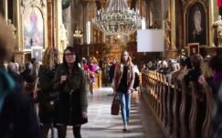 Sokan kivonultak az abortusz ellen szónokló pap miséjéről Lengyelországban