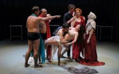 Előadás a kortárs Caravaggioról a kolozsvári színházban