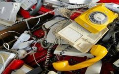 Pénzbüntetést kapott egy asszony, mert bezárta a lakásába a telefonszerelőt