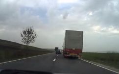 Így történnek a tragédiák a romániai közutakon