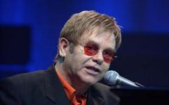 Elton John, J.K. Rowling és David Beckham a legnagyvonalúbb brit adakozó