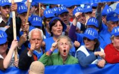 Nagyobb fizetésért tüntetnek a tanárok