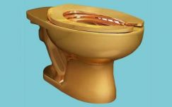 Tömör aranyból készült vécécsészét állít ki a New York-i Guggenheim 