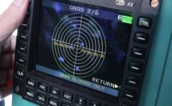 Lopott autókat lesz képes megbénítani az orosz rendőrség műholdról