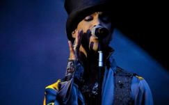 Zárt körben vettek végső búcsút Prince-től