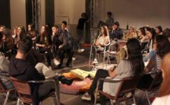 KISEBBSÉGBEN: Több budapesti helyszínen tart előadást az Osonó 