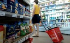 Nehéz helyzetbe hozhatják az áruházláncokat a kötelező román termékek